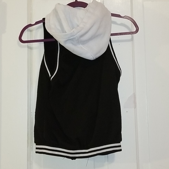 Vest - Picture 2 of 2